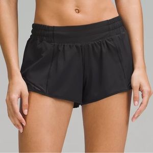 Lululemon Hotty Hot Low-Rise Lined Short 2.5"